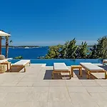 Crystalsea 1 & 2 Infinity Heatedpool Seaview Villa *