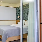 Villa Crystalsea 1 & 2 Infinity Heatedpool Seaview Hvar Town