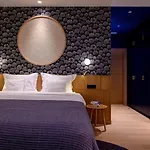 Crystalsea 1 & 2 Infinity Heatedpool Seaview