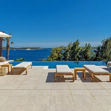 Crystalsea 1 & 2 Infinity Heatedpool Seaview Vila *