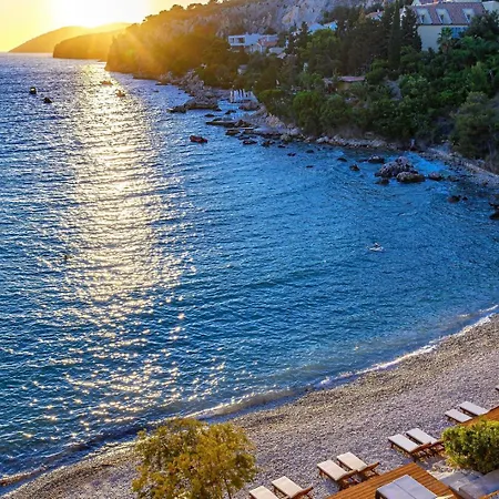 Crystalsea 1 & 2 Infinity Heatedpool Seaview Vila