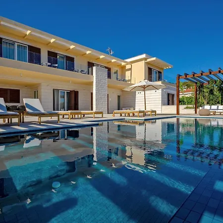 Vila Crystalsea 1 & 2 Infinity Heatedpool Seaview *