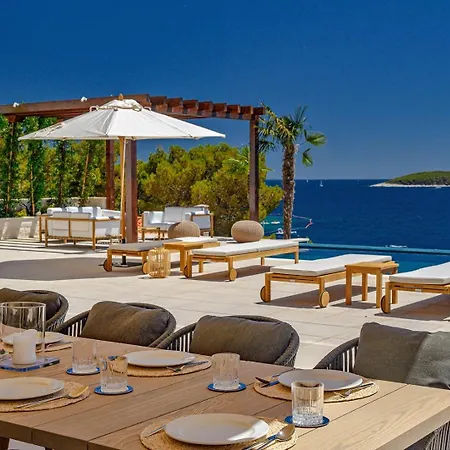 Vila Crystalsea 1 & 2 Infinity Heatedpool Seaview *