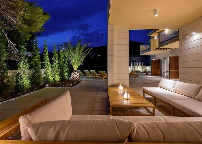 Crystalsea 1 & 2 Infinity Heatedpool Seaview * Hvar Town