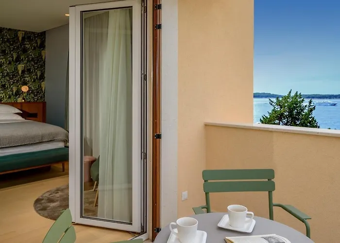 Crystalsea 1 & 2 Infinity Heatedpool Seaview Hvar Town