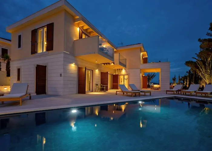 Crystalsea 1 & 2 Infinity Heatedpool Seaview Vila *