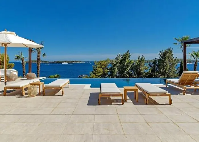 Crystalsea 1 & 2 Infinity Heatedpool Seaview Vila *