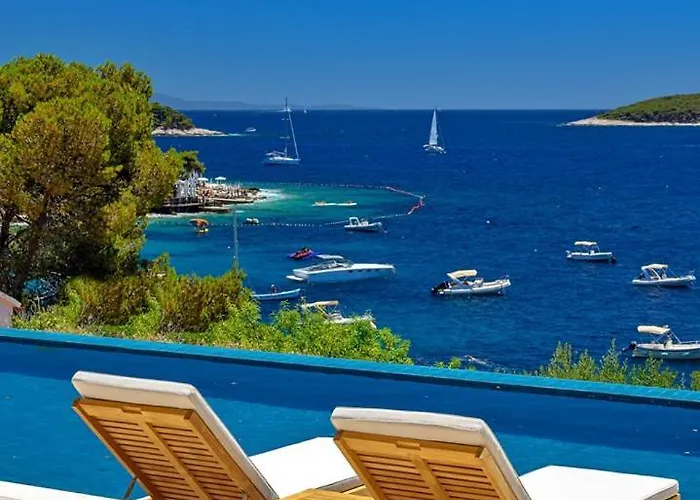 Crystalsea 1 & 2 Infinity Heatedpool Seaview *