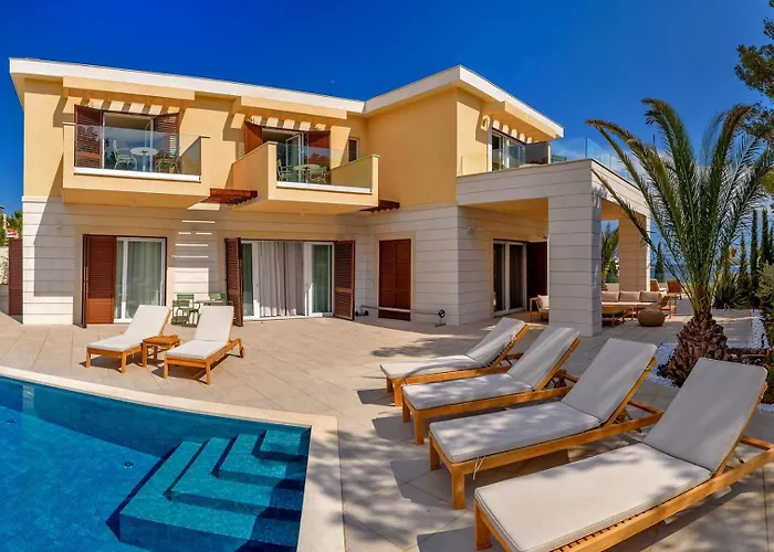 Crystalsea 1 & 2 Infinity Heatedpool Seaview Vila *