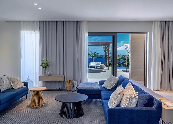 Vila Crystalsea 1 & 2 Infinity Heatedpool Seaview