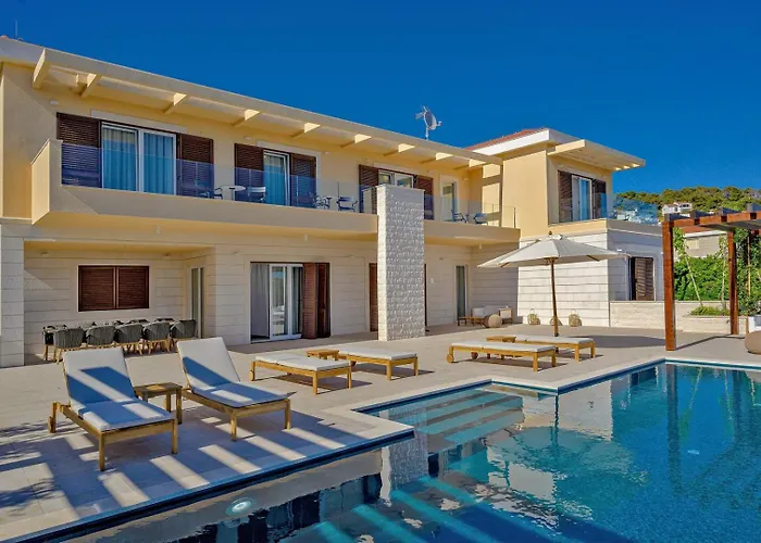 Vila Crystalsea 1 & 2 Infinity Heatedpool Seaview Hvar Town