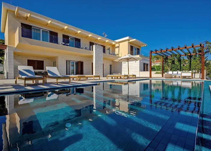 Vila Crystalsea 1 & 2 Infinity Heatedpool Seaview *