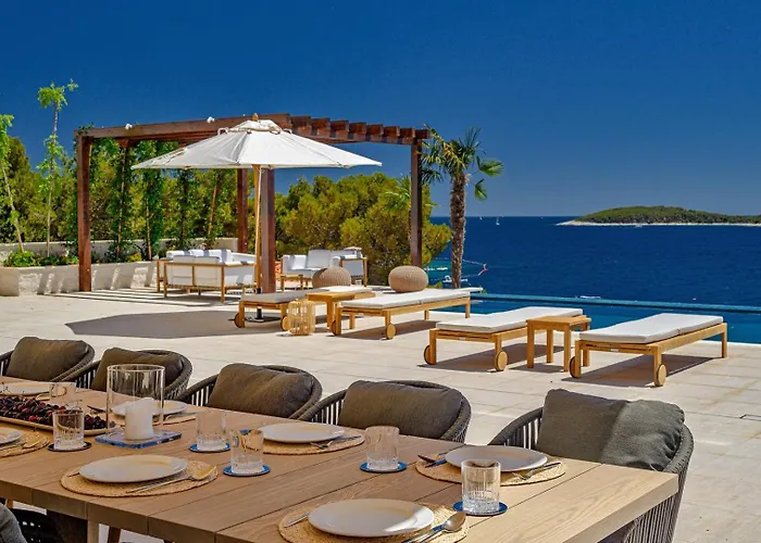 Vila Crystalsea 1 & 2 Infinity Heatedpool Seaview *