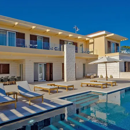 Βίλα Crystalsea 1 & 2 Infinity Heatedpool Seaview Χβαρ